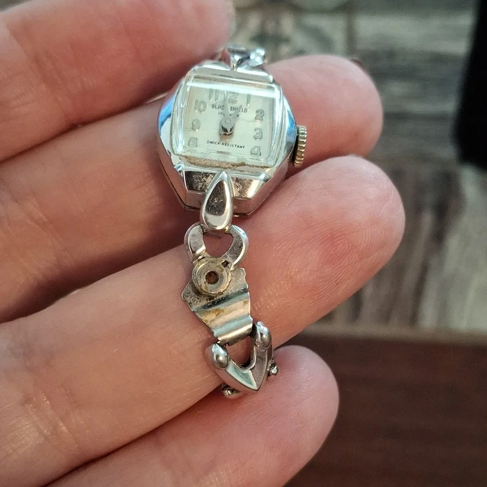 Lot Of 4 Ladies Watches. All Windup With Stretch Bands. *SEE DESCRIPTION*
